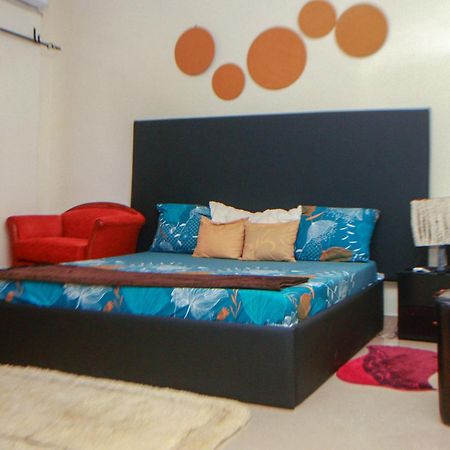 Le "Grand Bleu", Un Bel Appartement Paisible, Sur Et Spatieux Au Coeur De La Station Balneaire De Saly Portudal Bagian luar foto